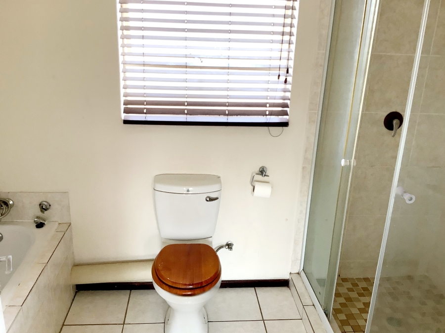 2 Bedroom Property for Sale in Honeypark Gauteng