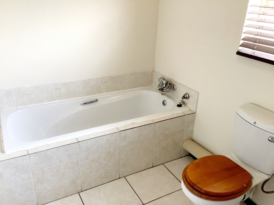 2 Bedroom Property for Sale in Honeypark Gauteng