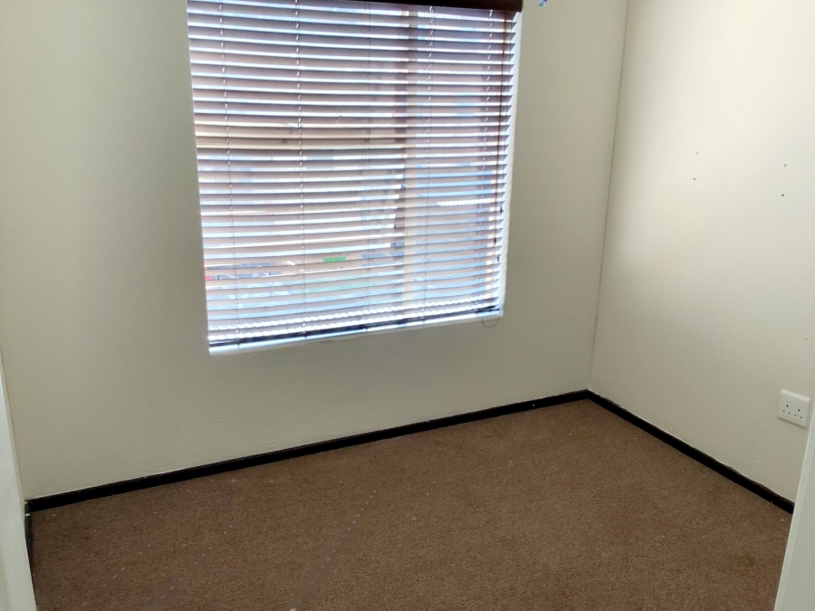 2 Bedroom Property for Sale in Honeypark Gauteng