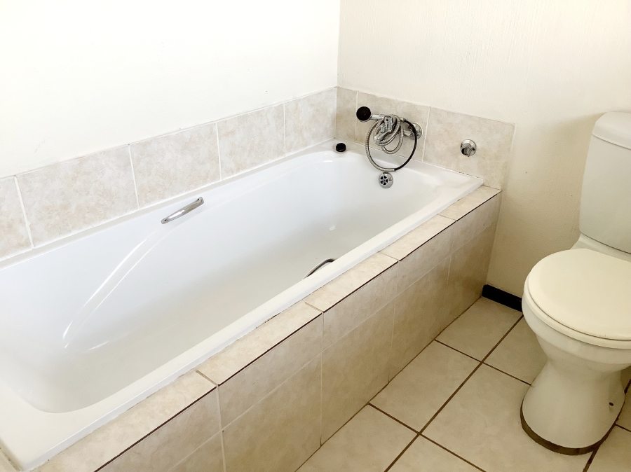 2 Bedroom Property for Sale in Honeypark Gauteng