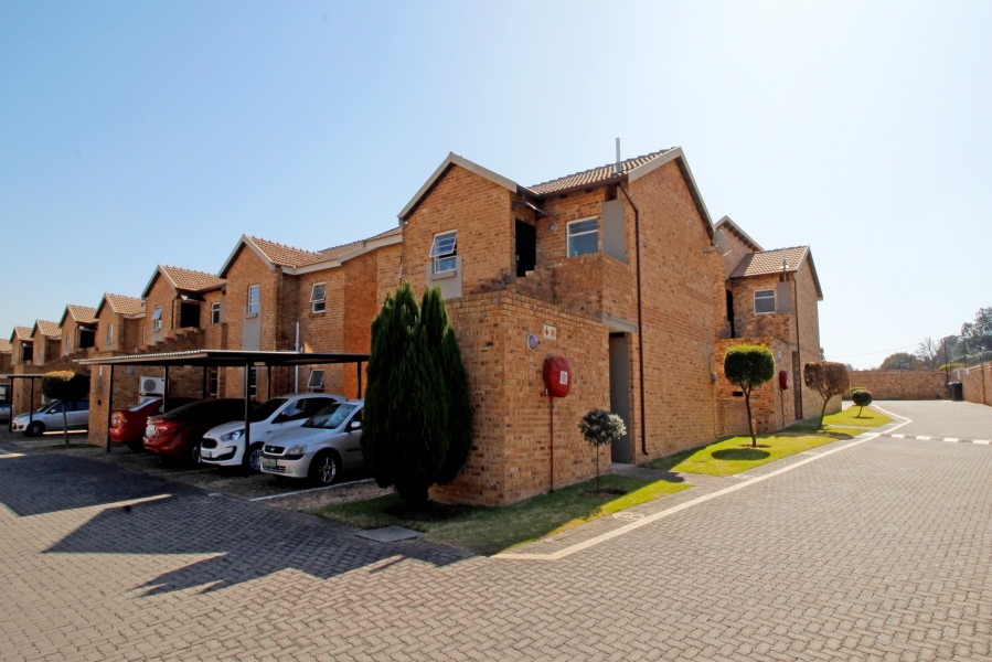 2 Bedroom Property for Sale in Honeypark Gauteng