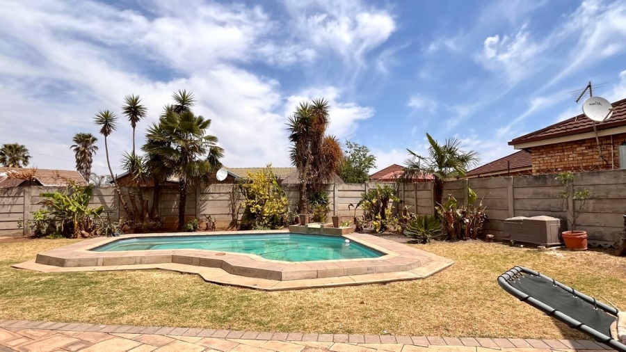 4 Bedroom Property for Sale in Dalpark Ext 1 Gauteng