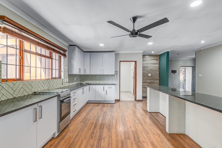 5 Bedroom Property for Sale in Chartwell Gauteng