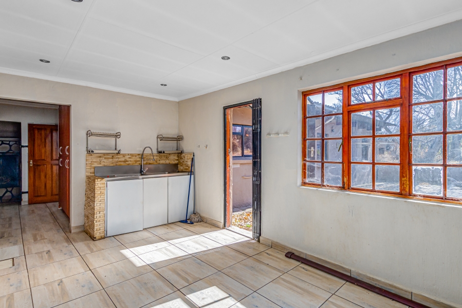 5 Bedroom Property for Sale in Chartwell Gauteng