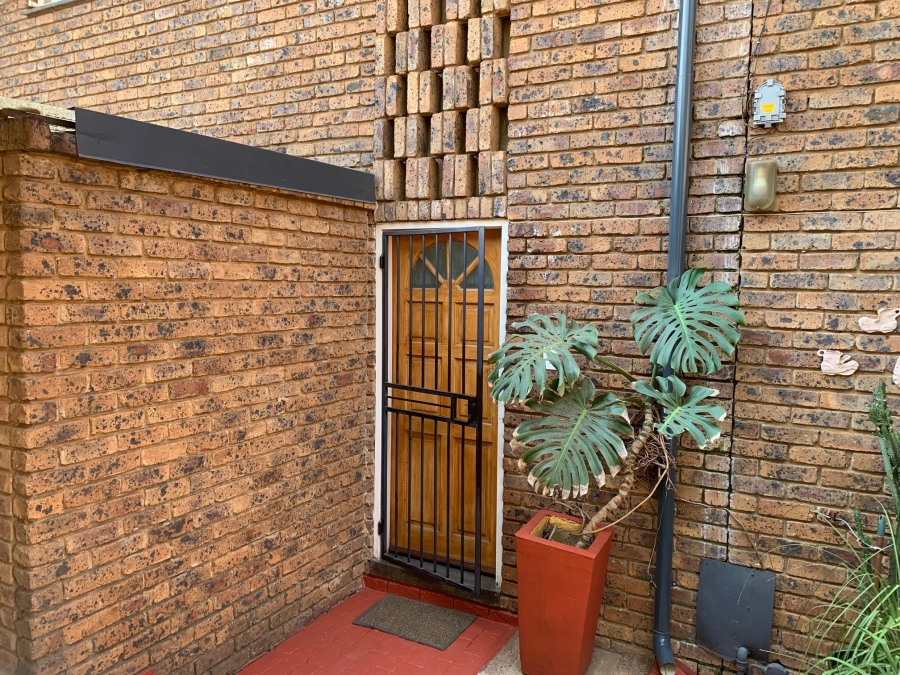 To Let 3 Bedroom Property for Rent in Silverton Gauteng