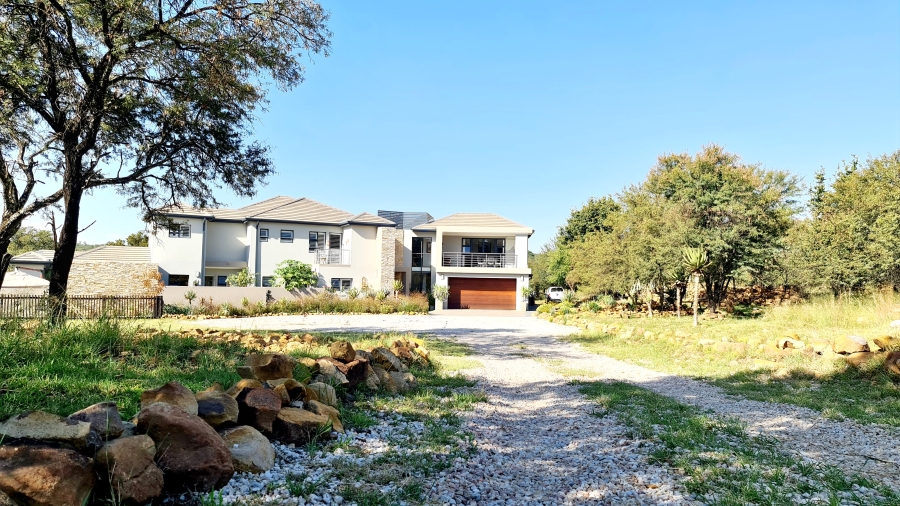 5 Bedroom Property for Sale in Leeuwfontein Gauteng