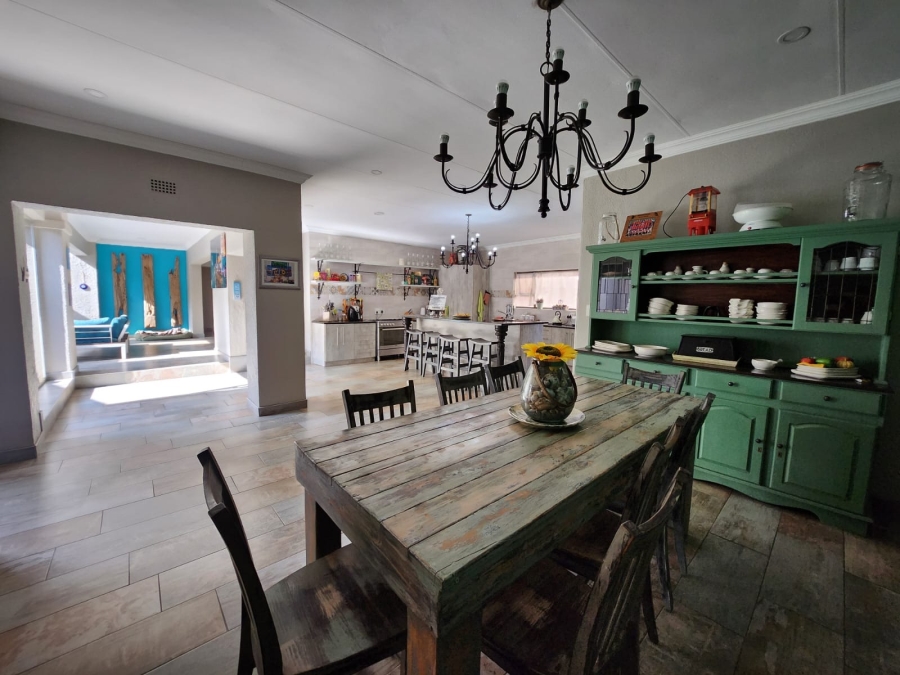 5 Bedroom Property for Sale in Sonneveld Gauteng