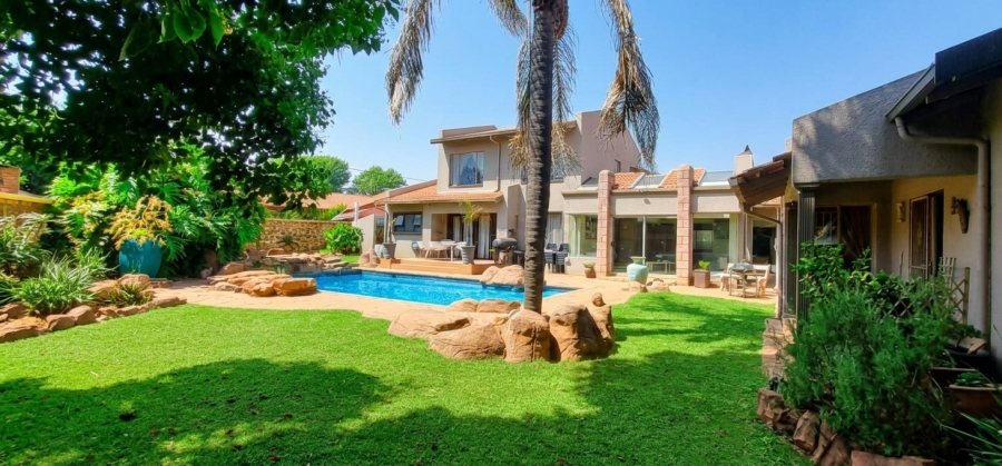 5 Bedroom Property for Sale in Sonneveld Gauteng