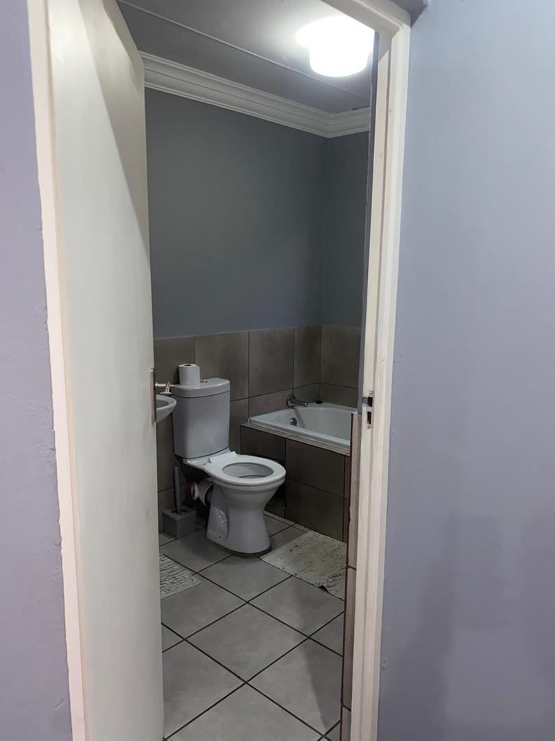 2 Bedroom Property for Sale in Albertsdal Gauteng