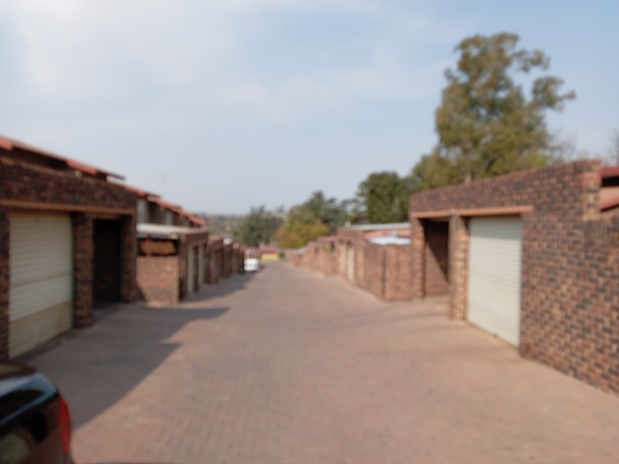 3 Bedroom Property for Sale in Buccleuch Gauteng