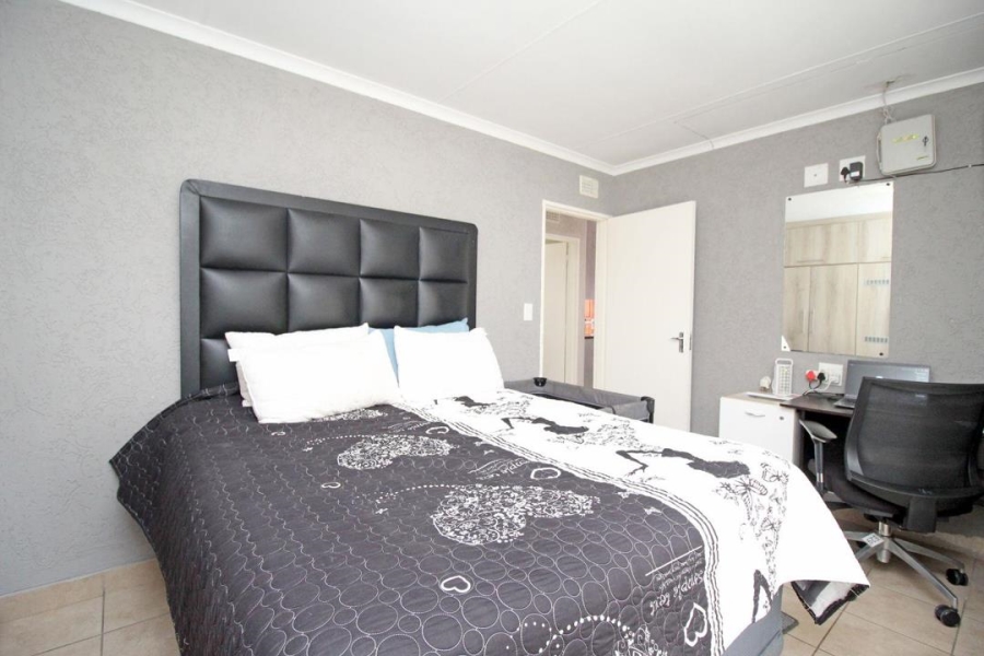 2 Bedroom Property for Sale in Thatch Hill Estate Gauteng