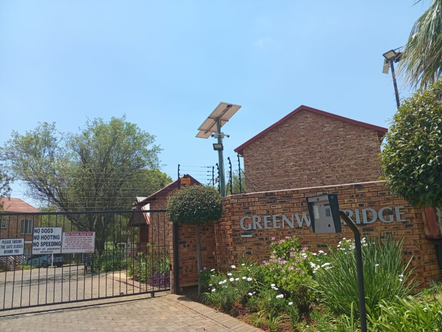 2 Bedroom Property for Sale in Wilgeheuwel Gauteng