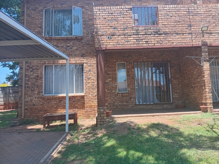 2 Bedroom Property for Sale in Wilgeheuwel Gauteng
