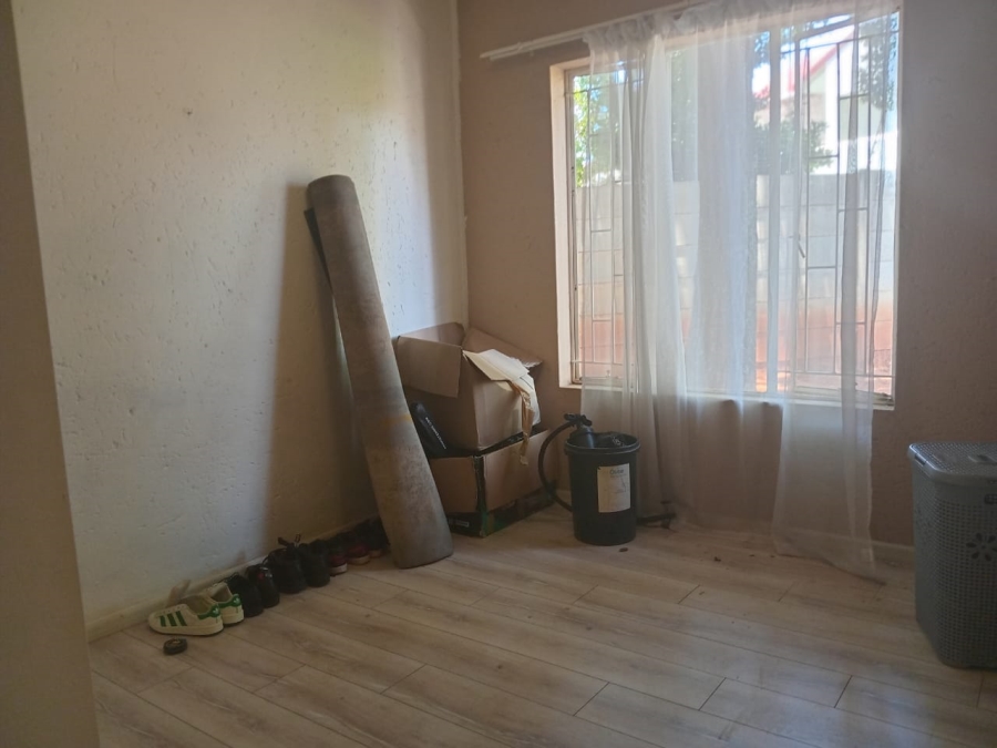 2 Bedroom Property for Sale in Wilgeheuwel Gauteng