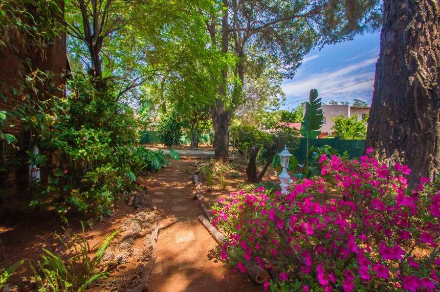 4 Bedroom Property for Sale in Helderkruin Gauteng