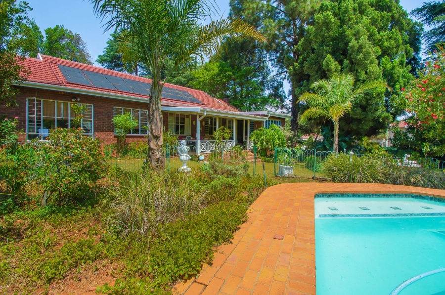 4 Bedroom Property for Sale in Helderkruin Gauteng