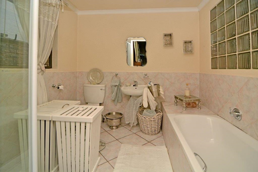 4 Bedroom Property for Sale in Marais Steyn Park Gauteng