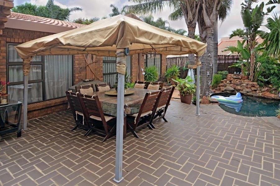 4 Bedroom Property for Sale in Marais Steyn Park Gauteng