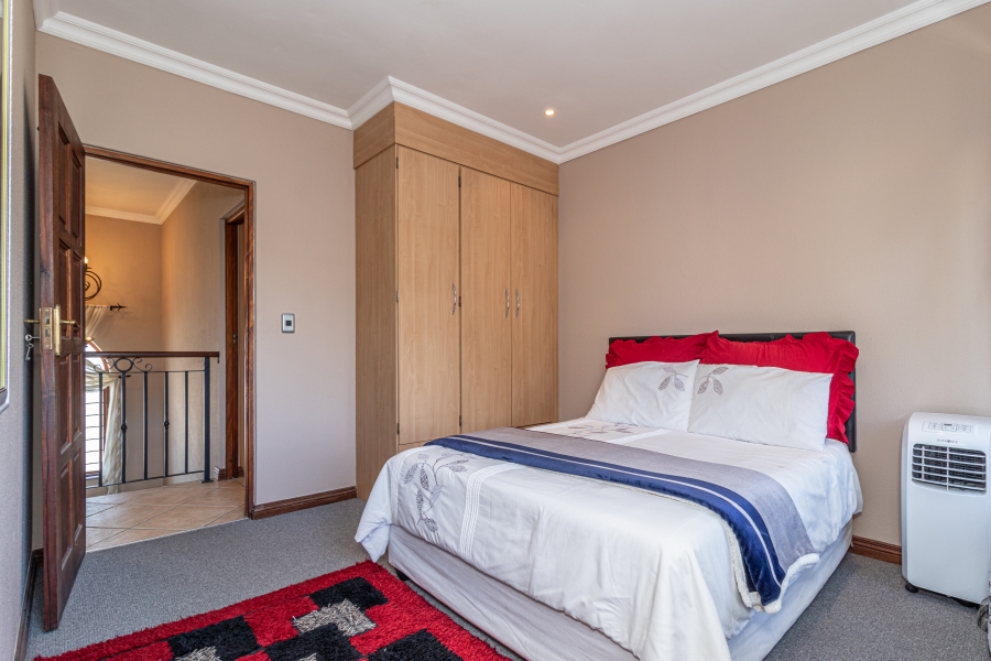 3 Bedroom Property for Sale in Ruimsig Country Estate Gauteng