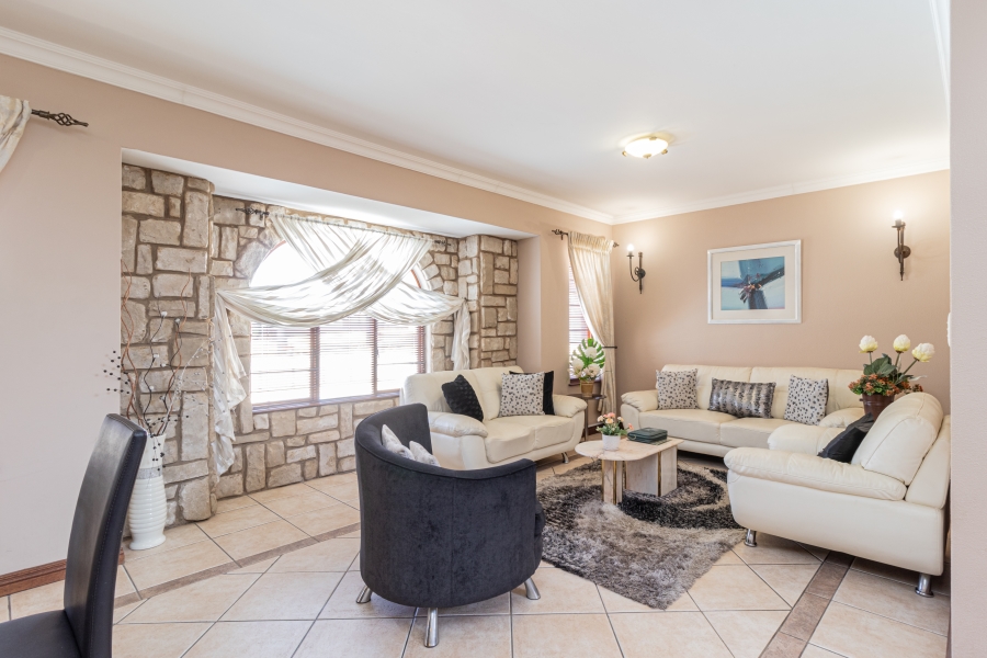 3 Bedroom Property for Sale in Ruimsig Country Estate Gauteng