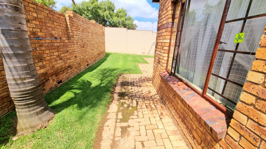3 Bedroom Property for Sale in Halfway Gardens Gauteng