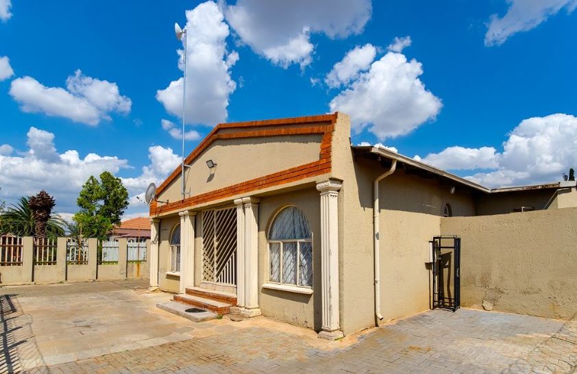 4 Bedroom Property for Sale in Palm Ridge Gauteng