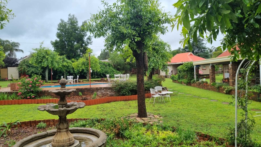 7 Bedroom Property for Sale in Lyttelton Manor Gauteng