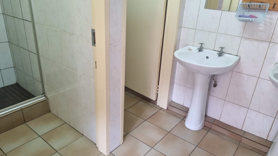 7 Bedroom Property for Sale in Lyttelton Manor Gauteng