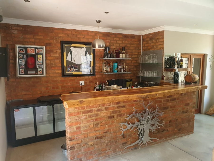 5 Bedroom Property for Sale in Pebble Rock Golf Village Gauteng
