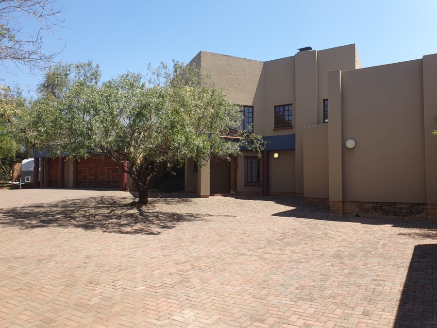 5 Bedroom Property for Sale in Pebble Rock Golf Village Gauteng