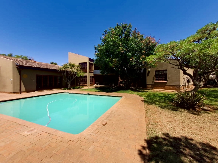 5 Bedroom Property for Sale in Pebble Rock Golf Village Gauteng
