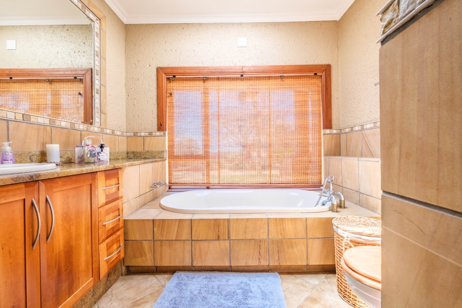 4 Bedroom Property for Sale in Pebble Rock Golf Village Gauteng