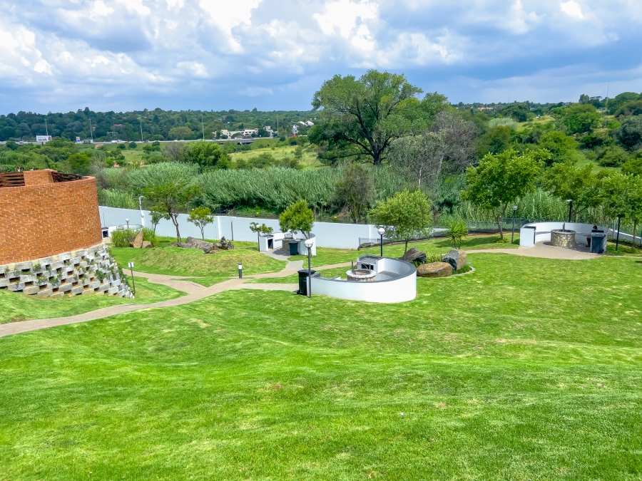 1 Bedroom Property for Sale in Olivedale Gauteng