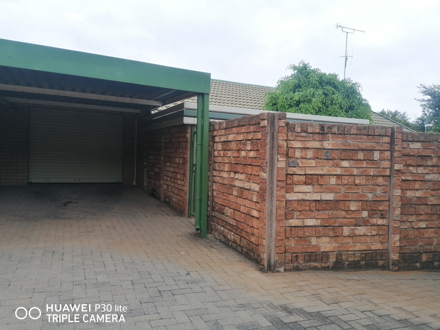 2 Bedroom Property for Sale in Murrayfield Gauteng