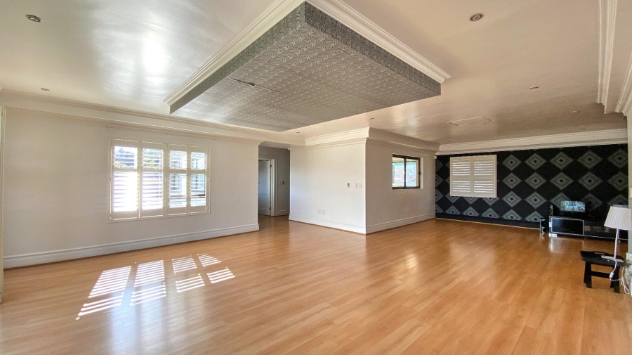 5 Bedroom Property for Sale in Bassonia Gauteng