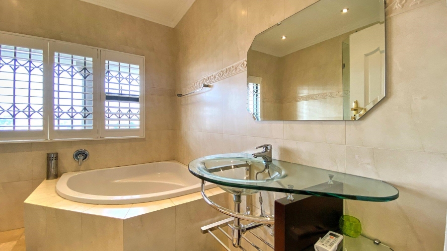 5 Bedroom Property for Sale in Bassonia Gauteng