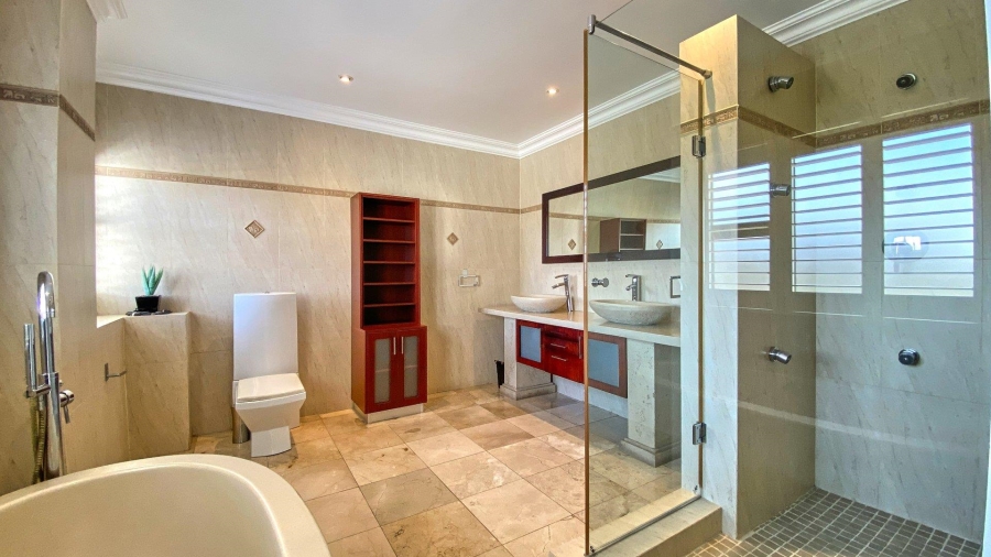 5 Bedroom Property for Sale in Bassonia Gauteng