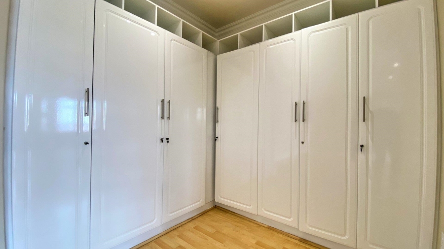 5 Bedroom Property for Sale in Bassonia Gauteng