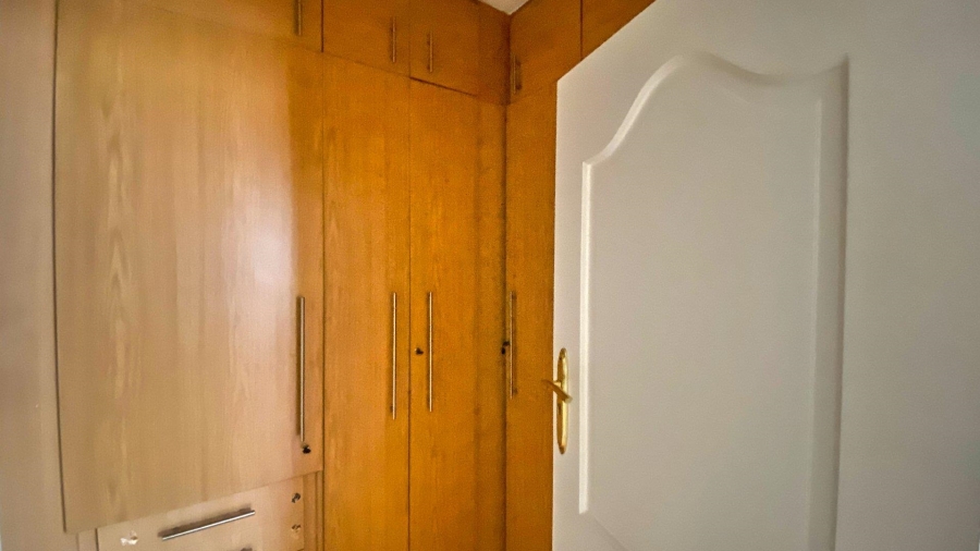 5 Bedroom Property for Sale in Bassonia Gauteng