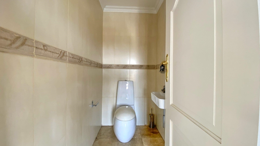 5 Bedroom Property for Sale in Bassonia Gauteng