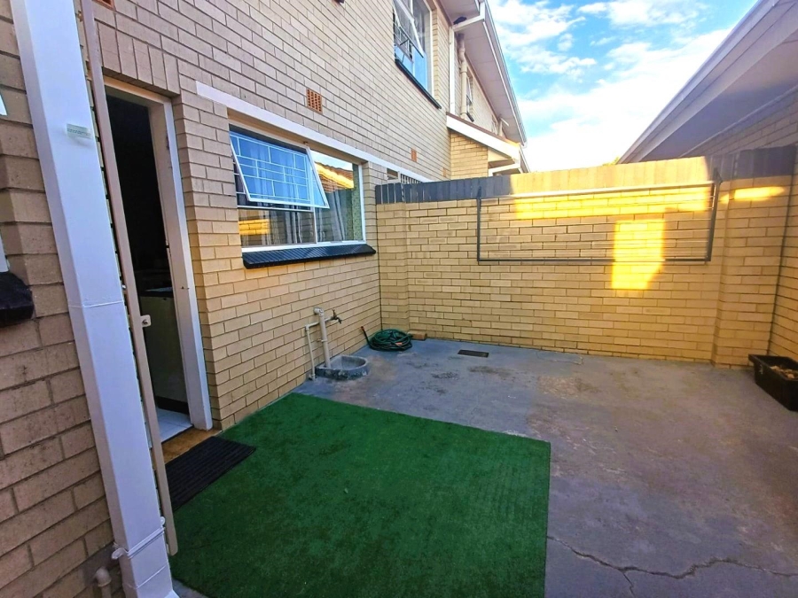 3 Bedroom Property for Sale in Three Rivers Proper Gauteng