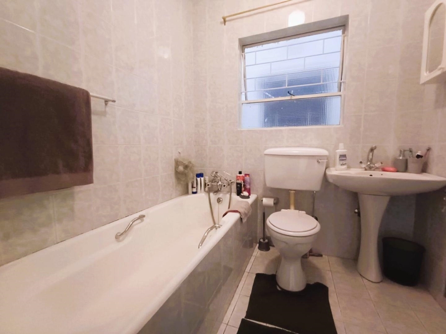 3 Bedroom Property for Sale in Three Rivers Proper Gauteng