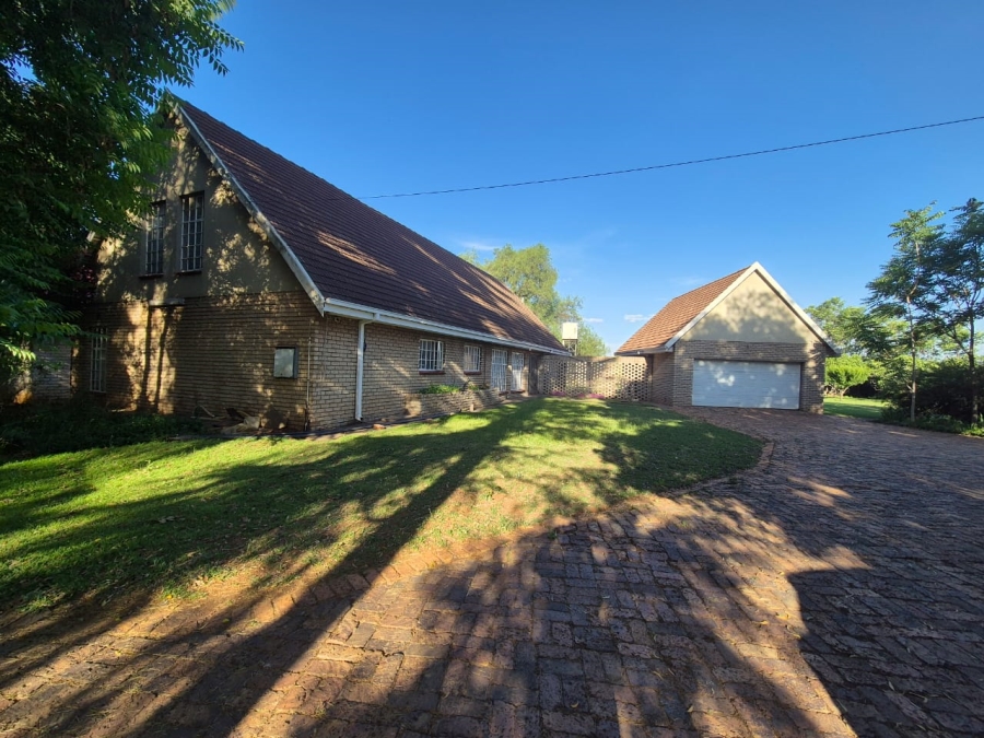 5 Bedroom Property for Sale in Van Der Merwes Kroon Gauteng