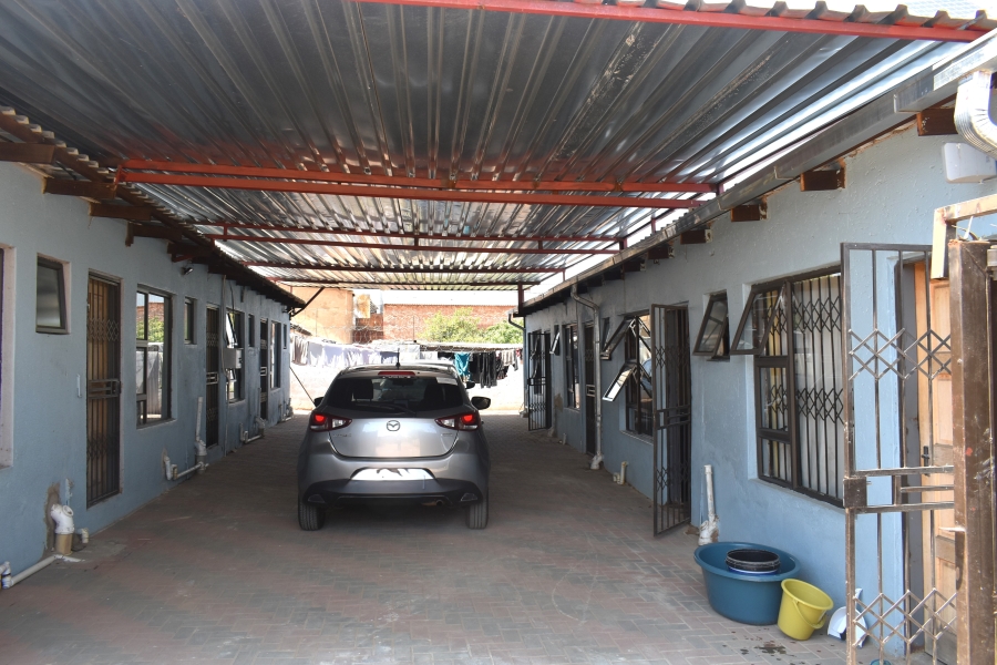 8 Bedroom Property for Sale in Soshanguve KK Gauteng