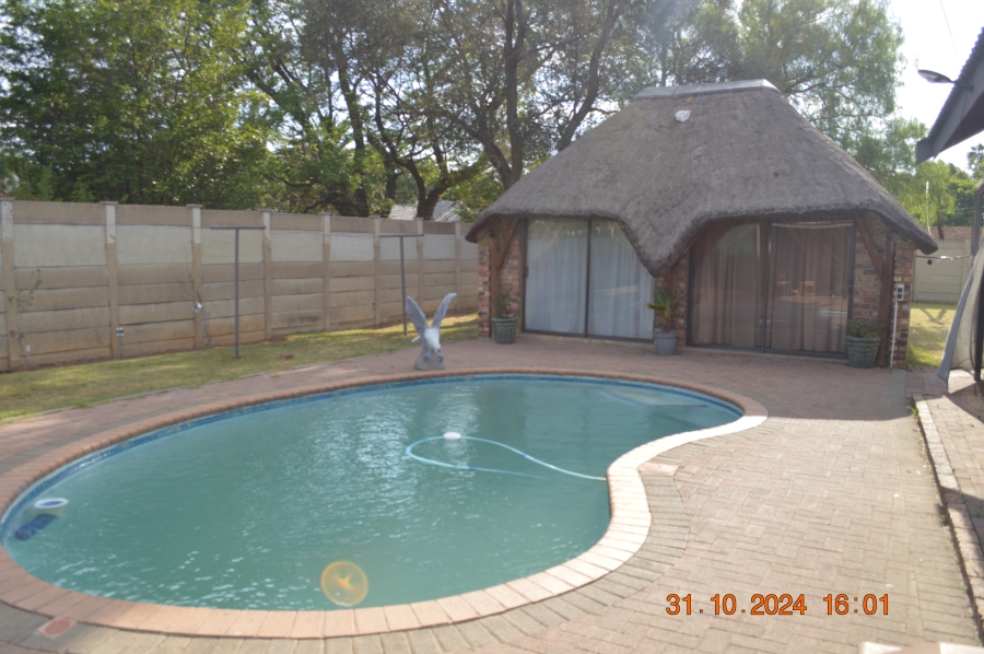 4 Bedroom Property for Sale in Three Rivers Gauteng