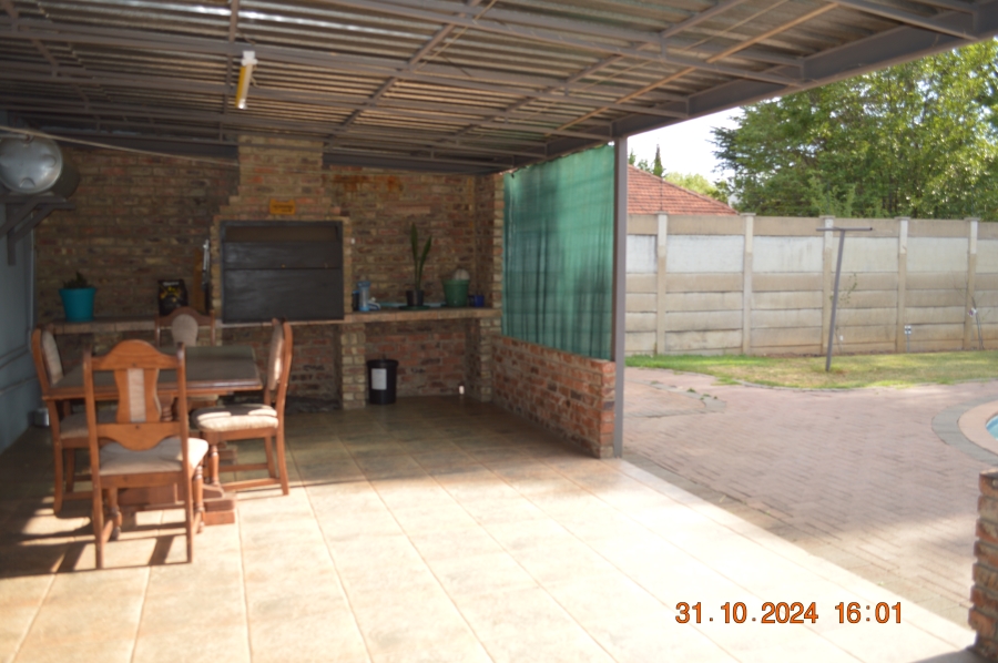 4 Bedroom Property for Sale in Three Rivers Gauteng