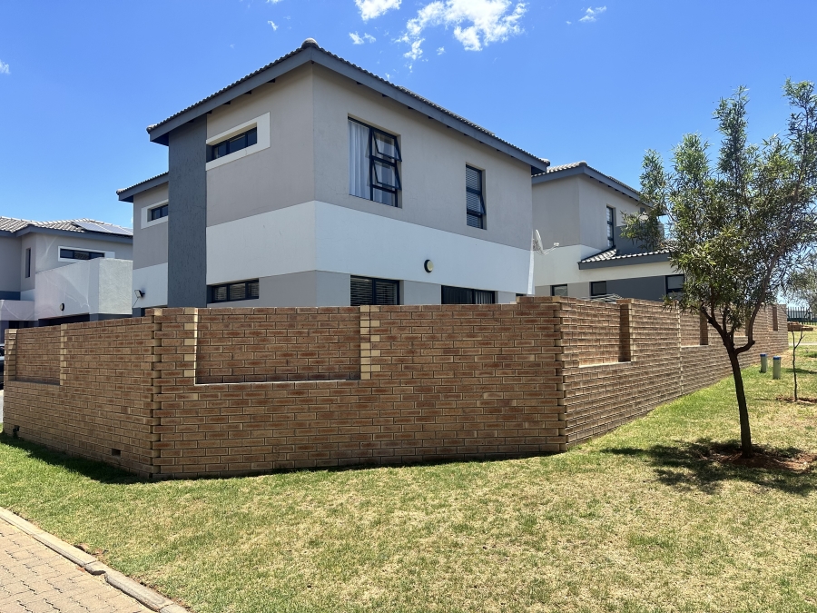 3 Bedroom Property for Sale in Thatchfield Estate Gauteng