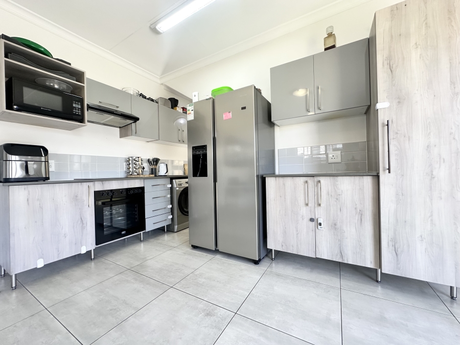 3 Bedroom Property for Sale in Thatchfield Estate Gauteng