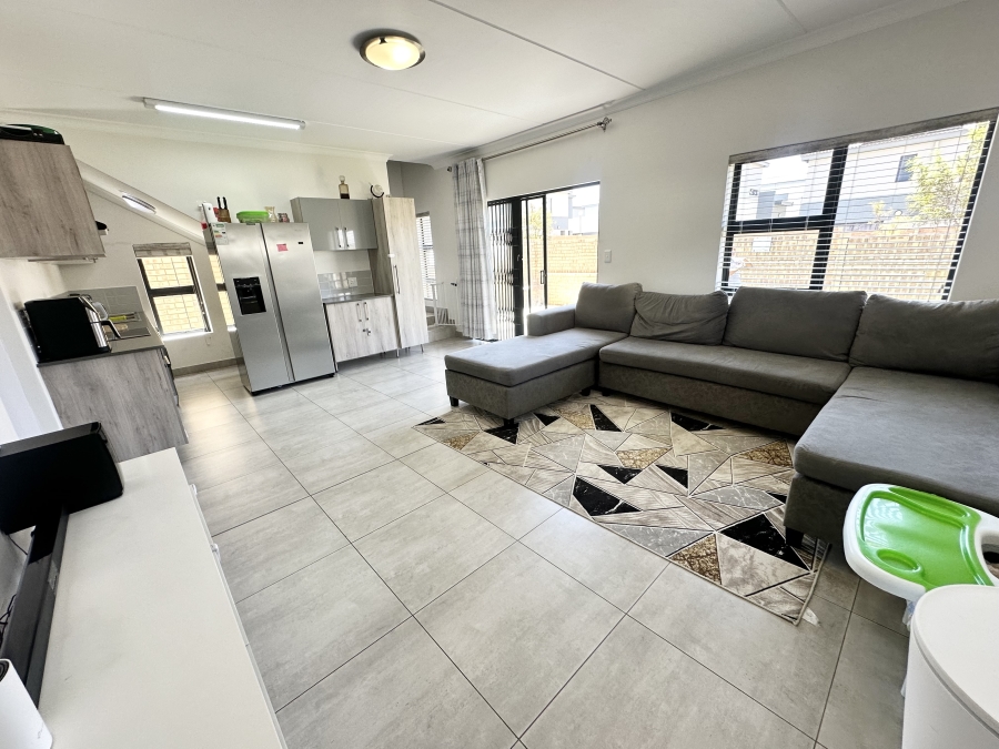 3 Bedroom Property for Sale in Thatchfield Estate Gauteng