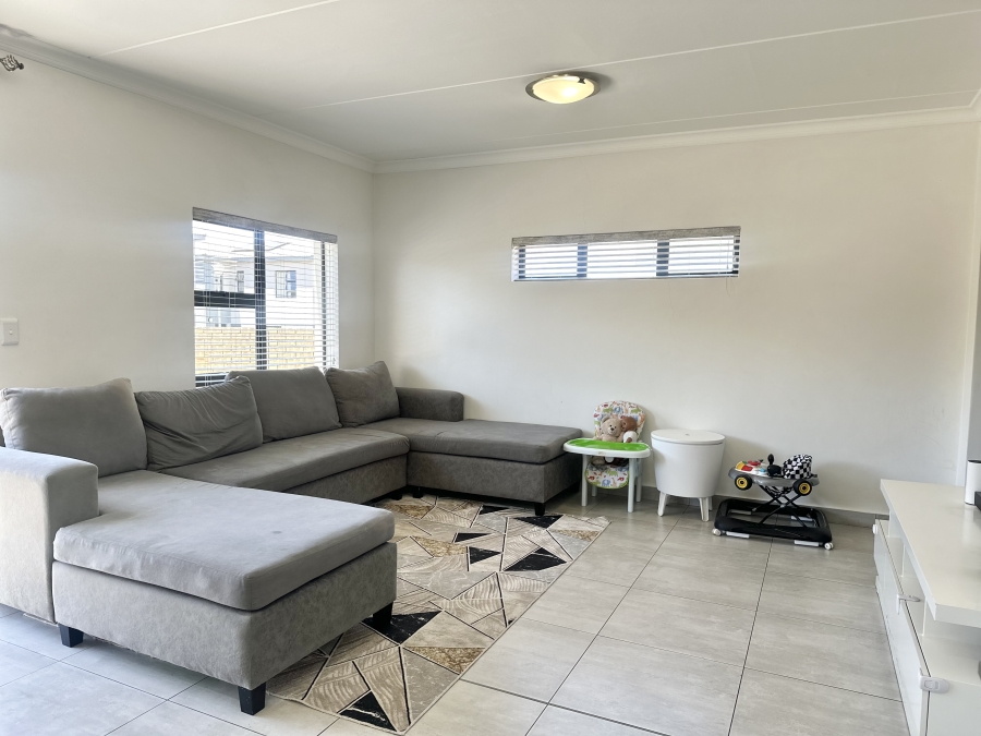3 Bedroom Property for Sale in Thatchfield Estate Gauteng